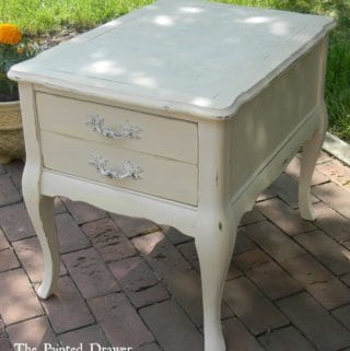 Original Chalk Paint® Litre (A warmer white with subtle ochre undertone)