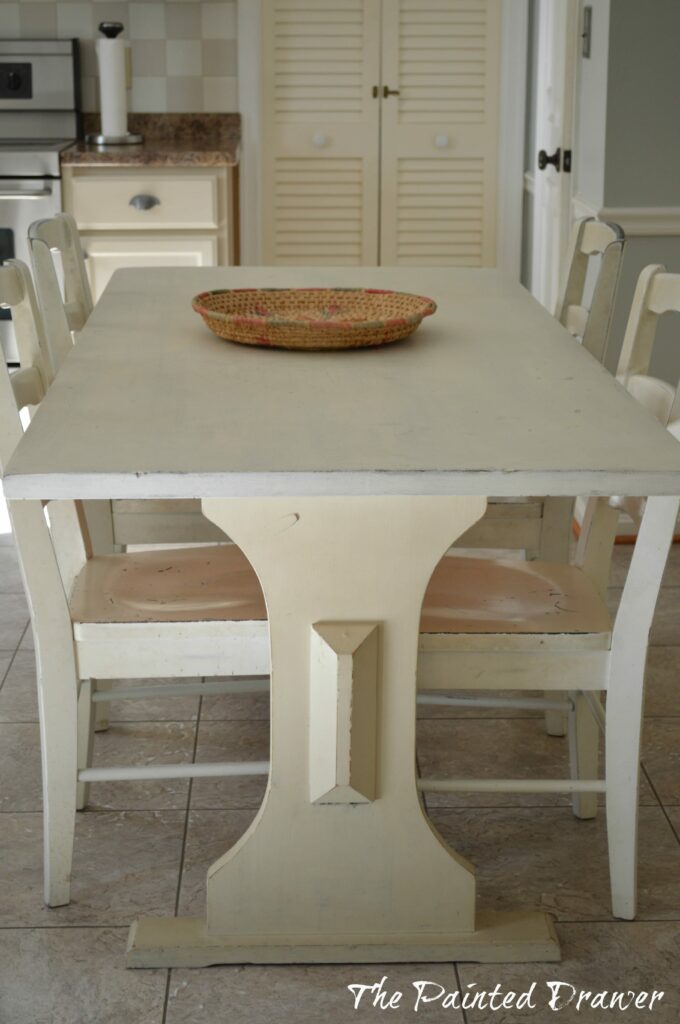 Farmhouse Table www.thepainteddrawer.com