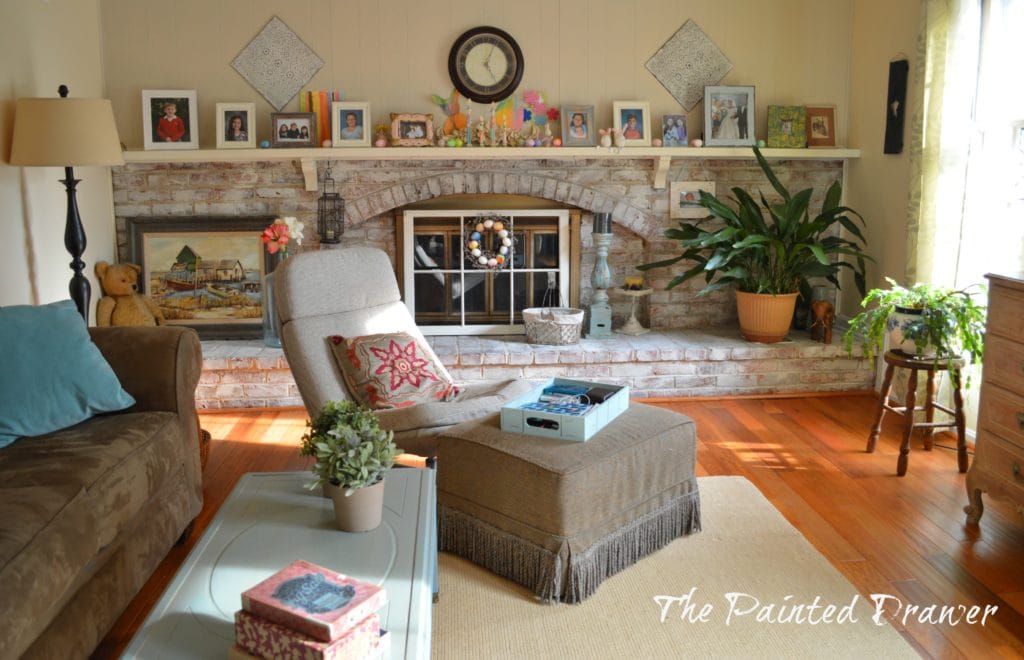 Spring Family Room www.thepainteddrawer.com