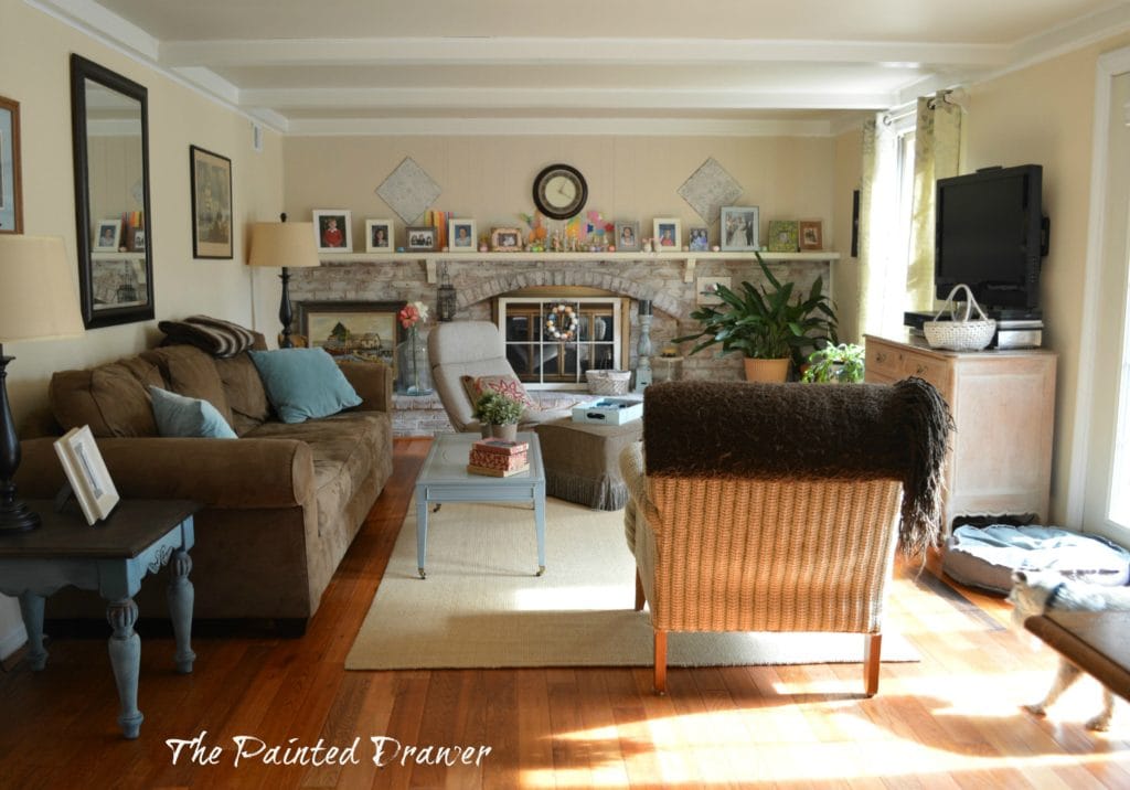 Spring Family Room www.thepainteddrawer.com