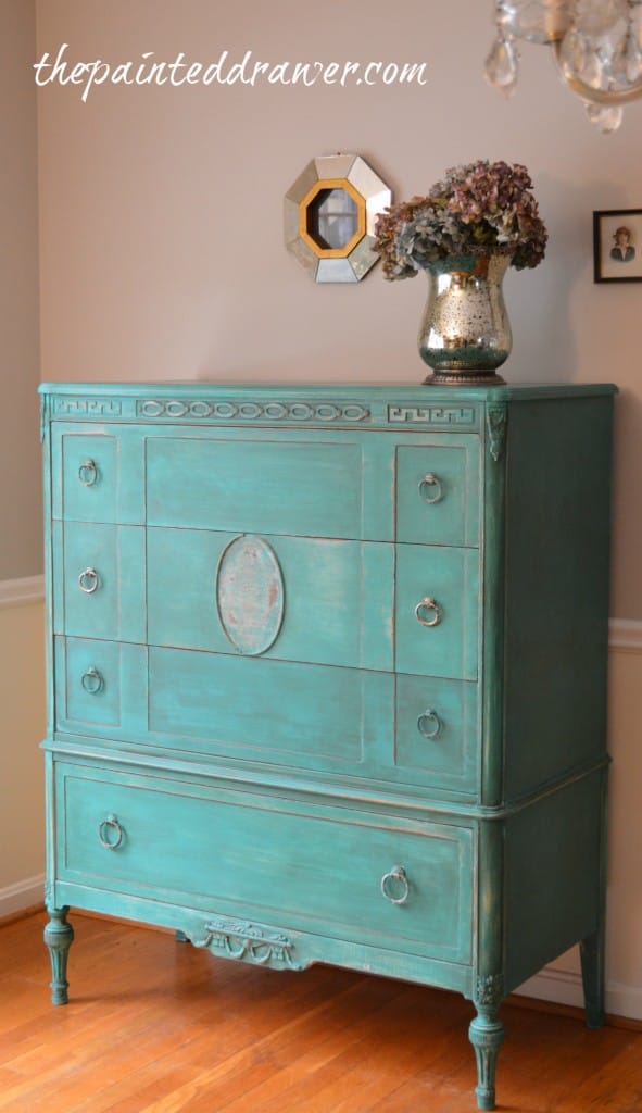 Vintage Dresser www.thepainteddrawer.com