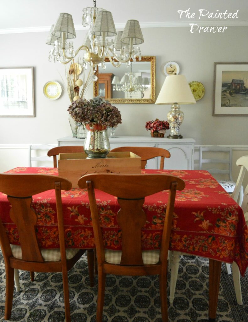 French Country Dining Room www.thepainteddrawer.com