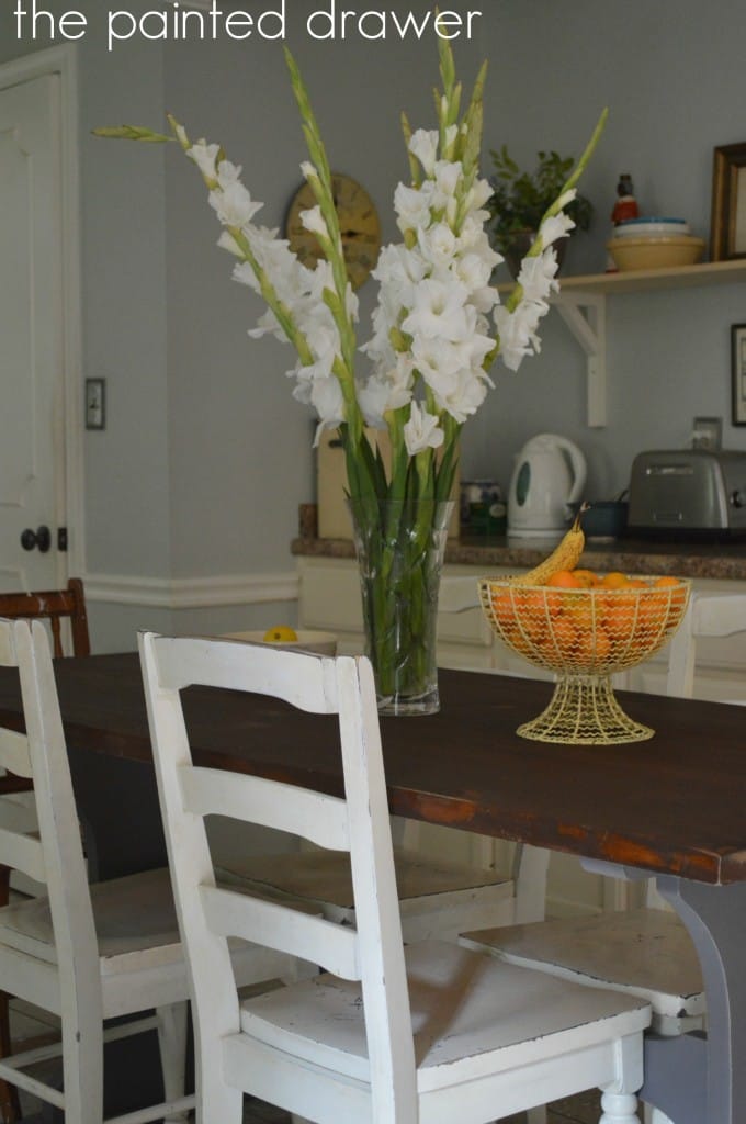 Farmhouse Table www.thepainteddrawer.com