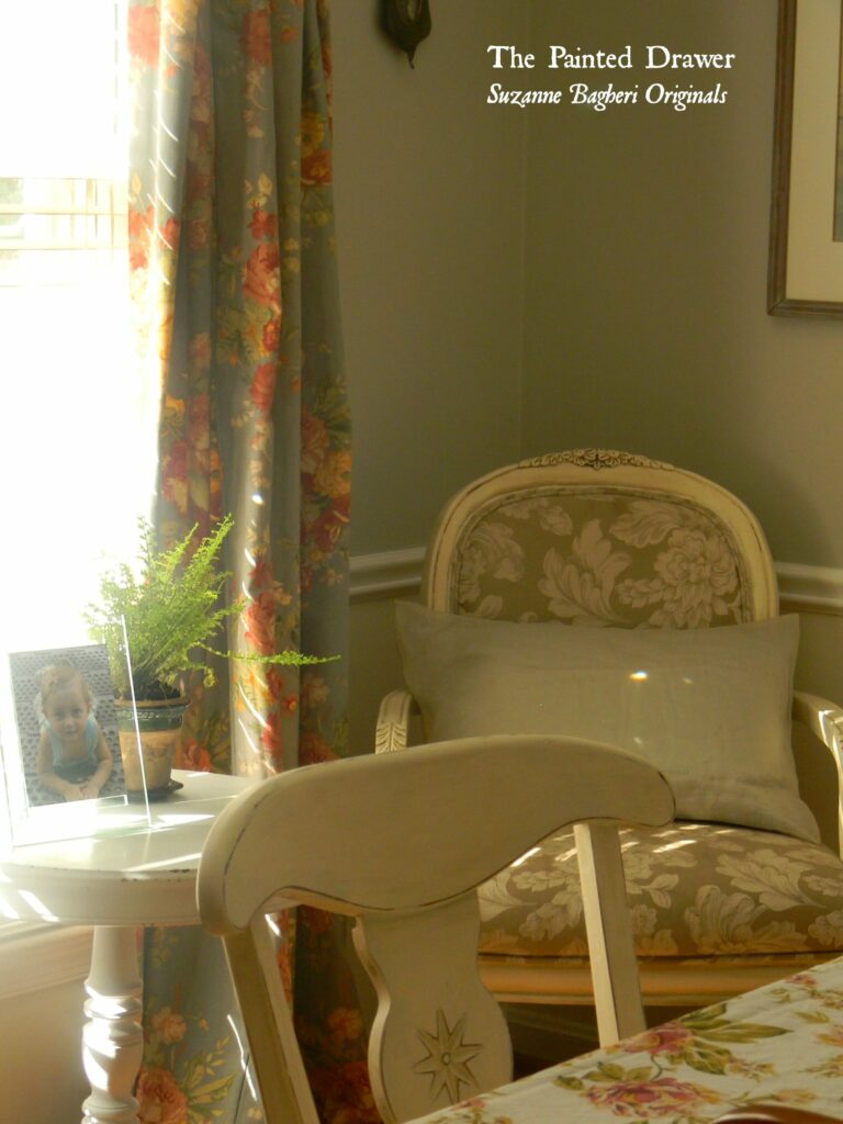 English Dining Room www.thepainteddrawer.com