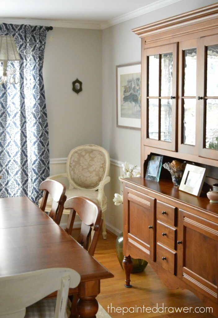 Pop of Blue in Dining Room, cottage dining room, farmhouse dining room, www.thepainteddrawer.com
