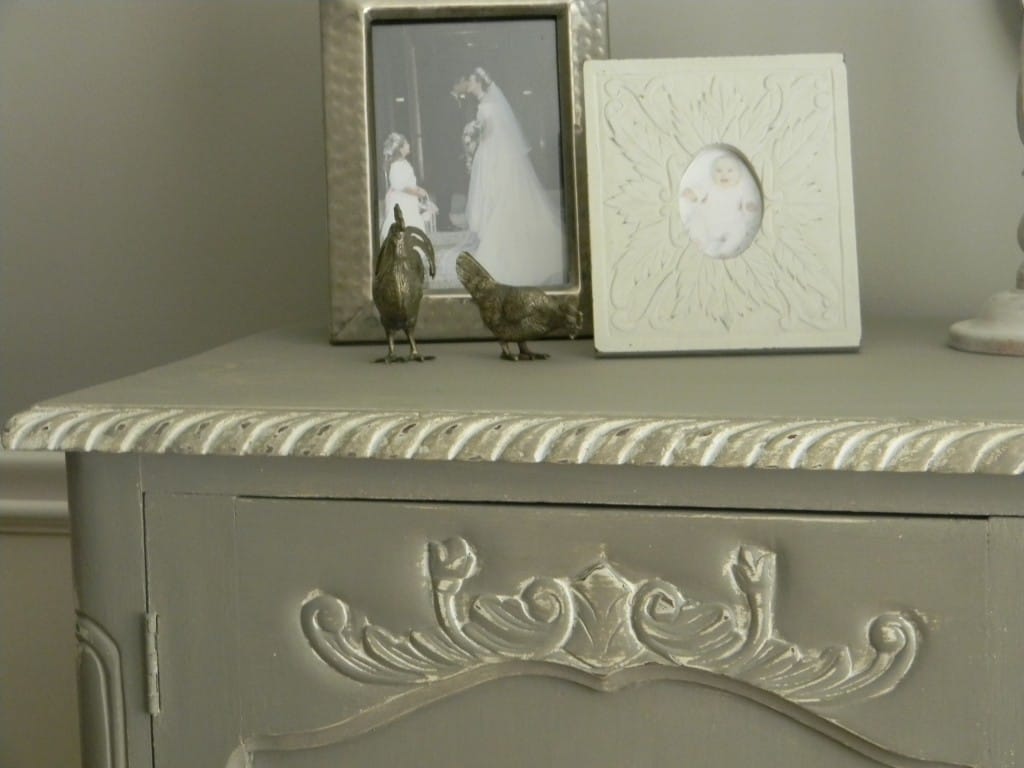 Paint Color Highlight Annie Sloan French Linen And Old White