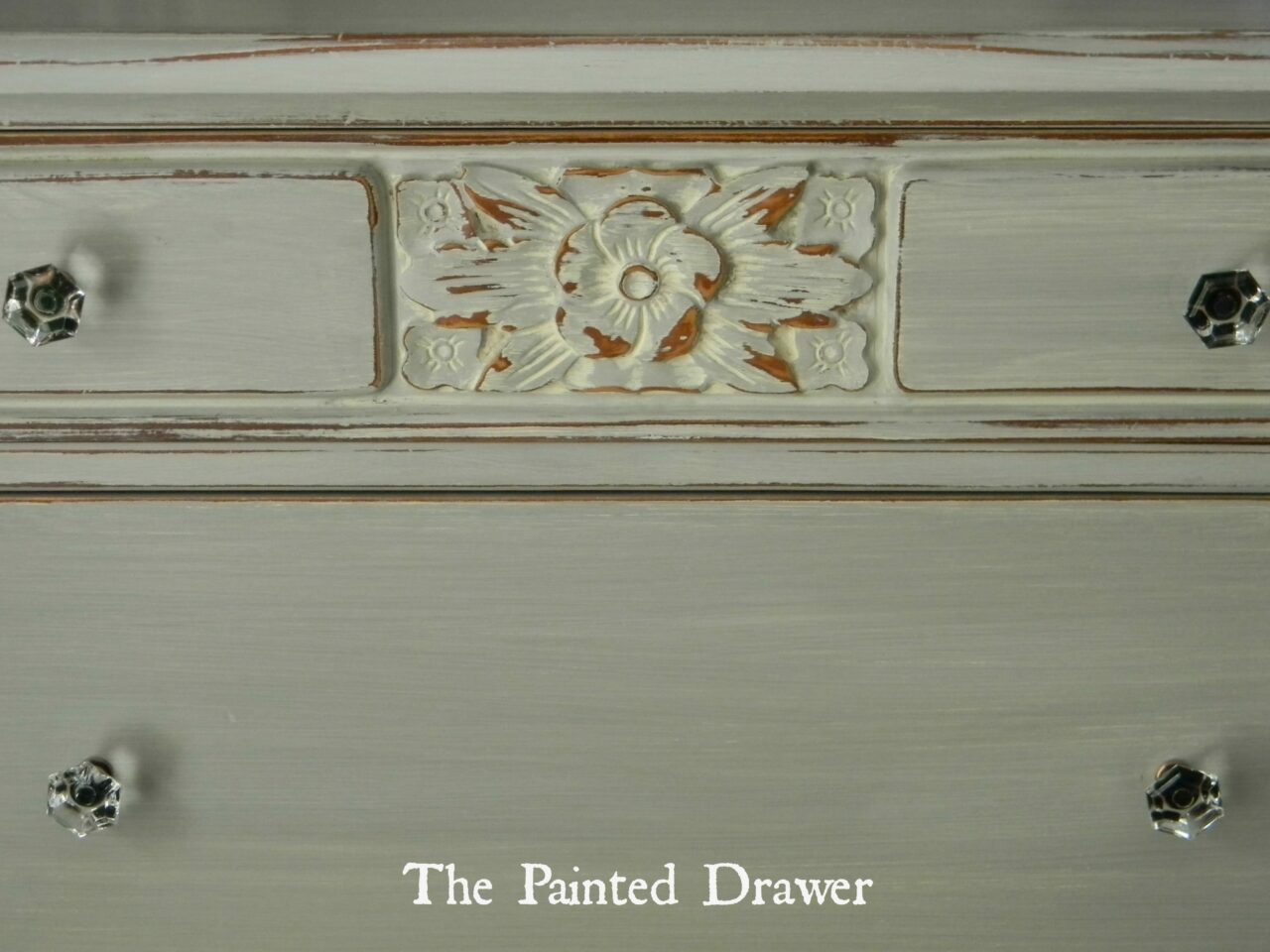 How To Wet Distress Chalk Paint