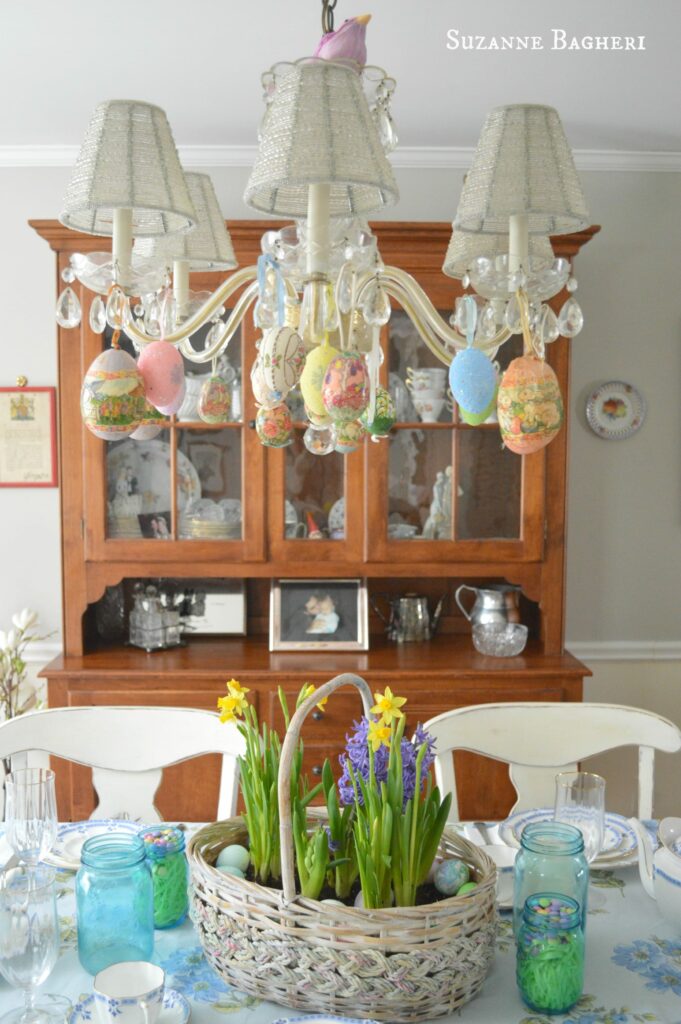 Farmhouse Dining Easter Decor