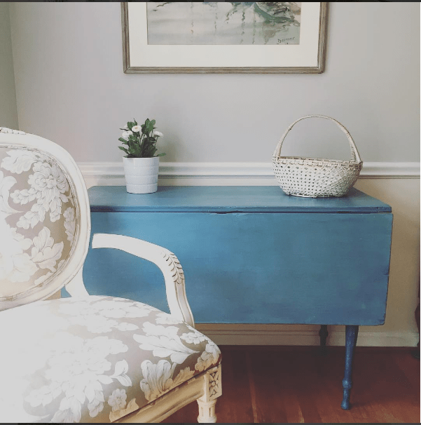 Farmhouse Table in Annie Sloan Aubusson and Provence mix by The Painted Drawer