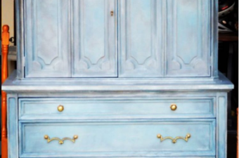 Mix of Annie Sloan Chalk Paint Blues by The Painted Drawer
