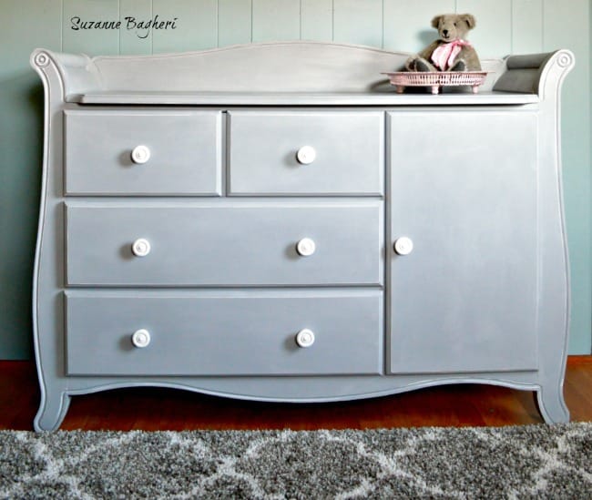 changing-table-in-paris-grey