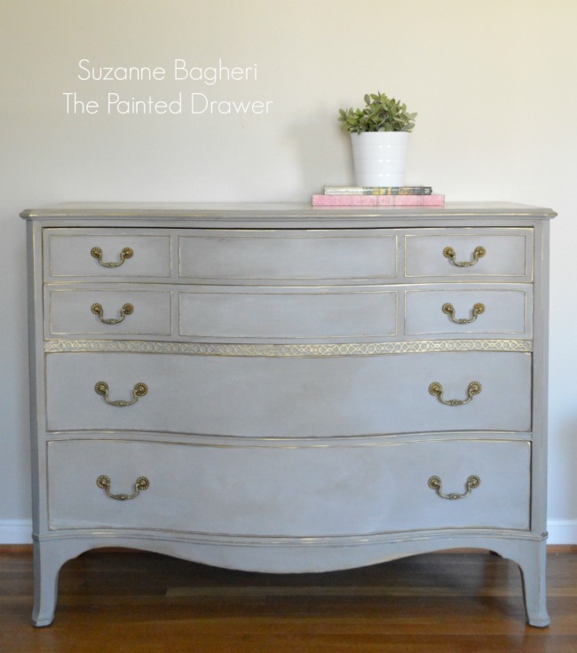 Vintage Bow Front Dresser in Annie Sloan French Linen