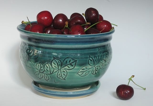 Leaf Berry Bowl, Gifted Home Decor