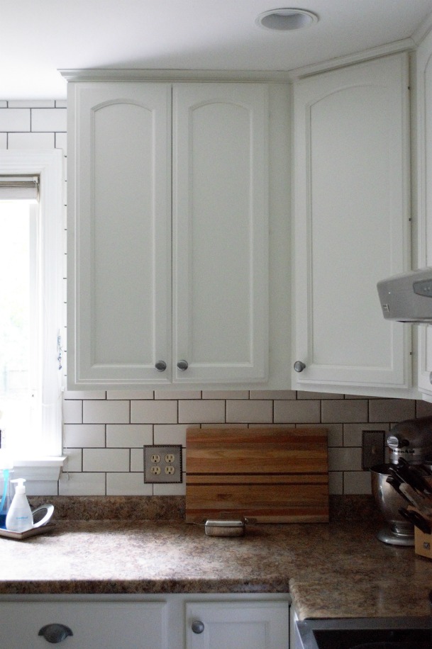 What Color is My Subway Tile Grout? {A Kitchen Remodel Progress