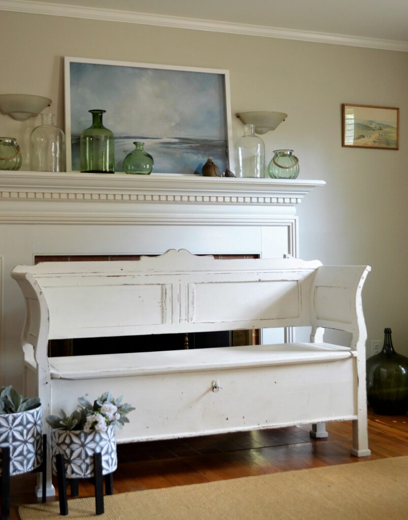 Vintage Bench in White